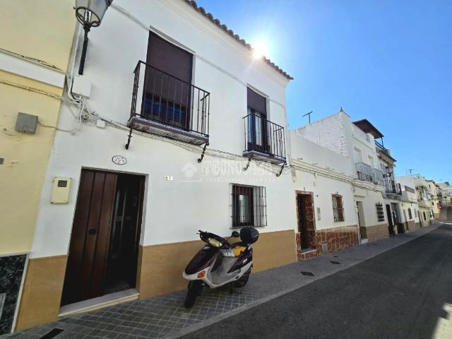 Casa pareada en venta en Morón de la Frontera. Casa en venta en Morón de la frontera. Casas pareadas Morón de la.