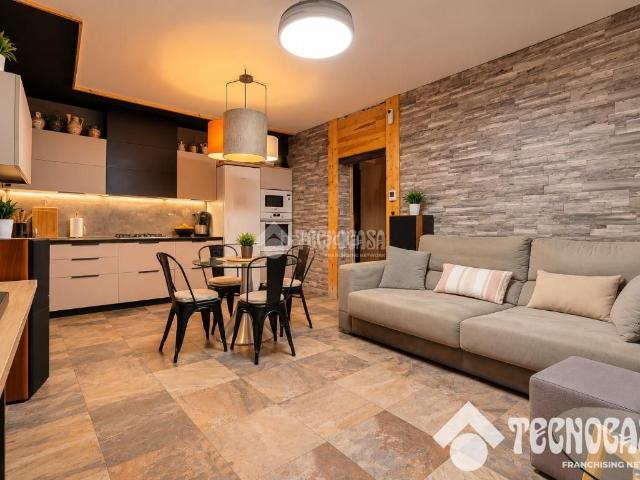 Casa pareada en venta en Mataró, Cerdanyola Sud. Casa en venta en Mataró. Casas pareadas.
