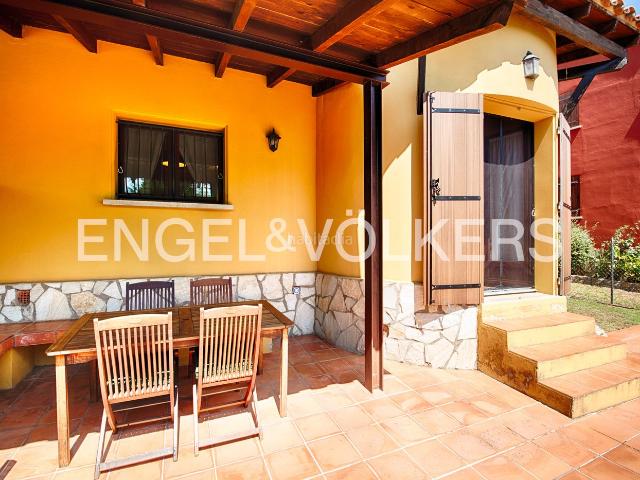 Casa pareada en venta en Maçanet de Cabrenys. Práctica casa pareada con jardín en Maçanet de Cabrenys EXCLUSIVA. Casas pareadas Maçanet de.