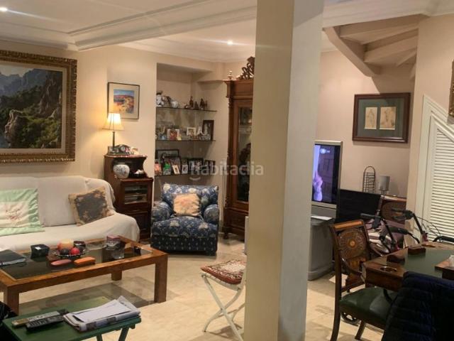 Casa pareada en venta en Madrid, Nueva España. Chalet pareado en Chamartin. Casas pareadas.