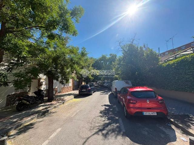 Casa pareada en venta en Madrid, Simancas. Casa en venta en Madrid. Casas pareadas.