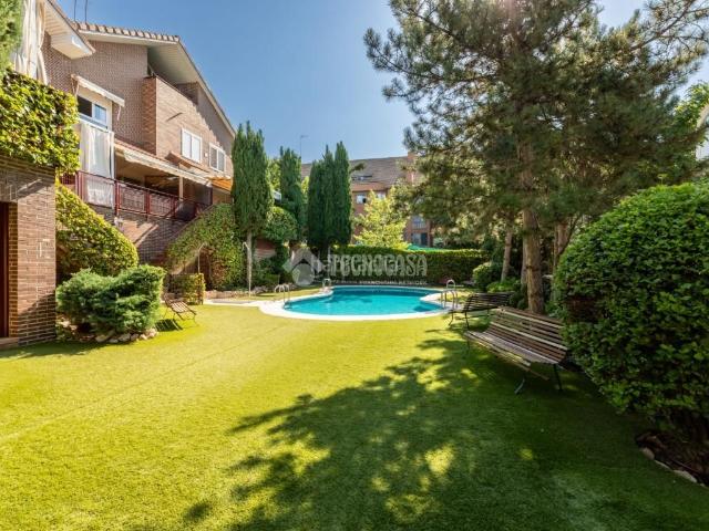 Casa pareada en venta en Majadahonda, Casco Antiguo. Casa en venta en Majadahonda. Casas pareadas.