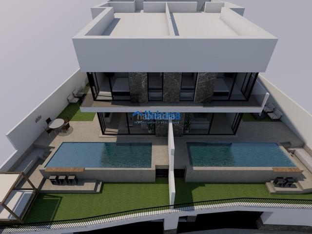 Casa pareada en venta en Málaga, Fuente Alegre El Chaparral Los Morales. Obra nueva en Puerto de la Torre Viviendas unifamiliares con piscina y calidades premium. Casas pareadas.