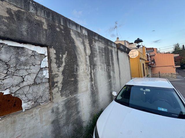 Casa pareada en venta en Malgrat de Mar. Casa de Pueblo a reformar de 80 m2 construidos de 2 habitaciones. Casas pareadas Malgrat de.