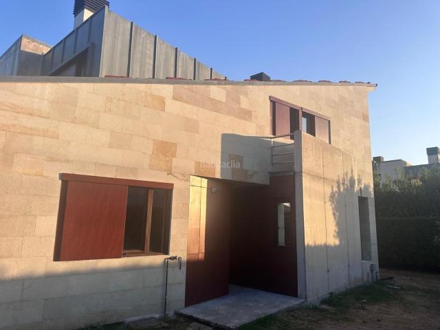 Casa pareada en venta en Marina de Cudeyo. Tu refugio entre el golf y el mar descubre tu nuevo hogar. Casas pareadas Marina de.