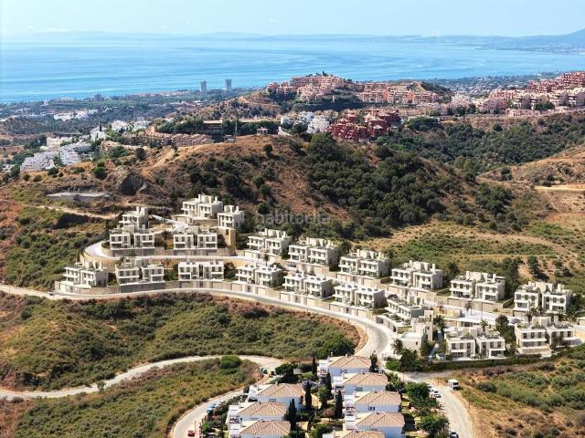 Casa pareada en venta en Mijas, Mijas Golf. Vivienda adosada de obra nueva con 4 dormitorios en La Cala de Mijas. Casas pareadas.