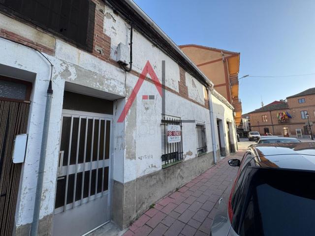 Casa pareada en venta en Nava de la Asunción. ¡OPORTUNIDAD! ALDABA INMOBILIARIA CASA EN VENTA EN NAVA DE LA ASUNCION. Casas pareadas Nava de la.
