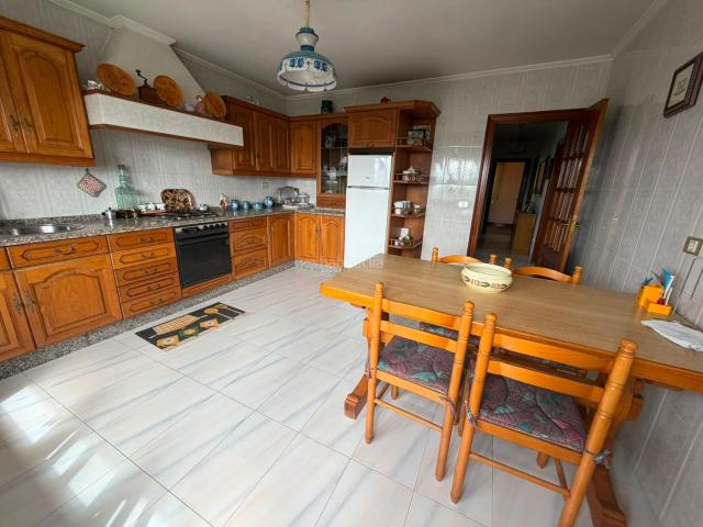 Casa pareada en venta en Neda. Casas pareadas.