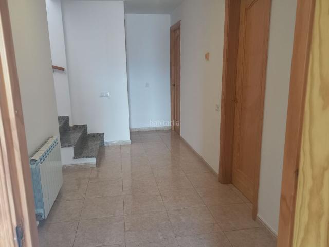Casa pareada en venta en Solsona. Casa unifamiliar de 500 metros útiles. Casas pareadas.
