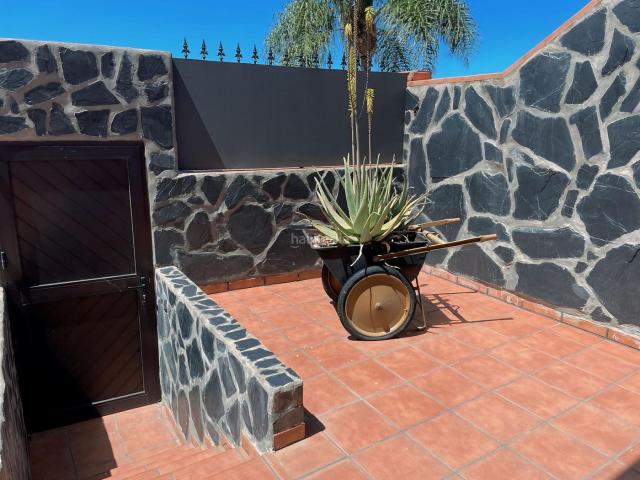 Casa pareada en venta en Sauzal El. Vivienda unifamiliar con gran distribución de estancias en una zona residencial bien situada. Casas pareadas Sauzal.