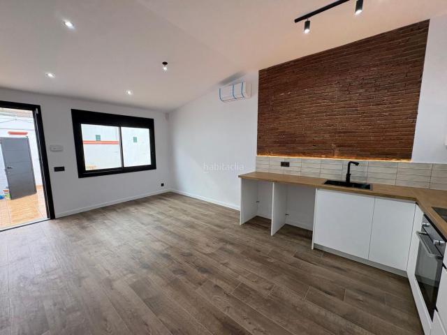 Casa pareada en venta en Sabadell, Covadonga. Reformado a estrenar, a 5 minutos de RenfeCentro. Casas pareadas.