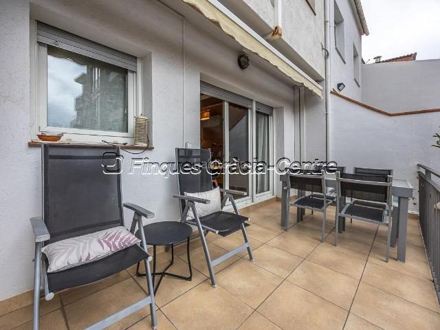 Casa pareada en venta en Sabadell, Centre. Espectacular casa en venta en el centro de Sabadell. Casas pareadas.