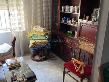 Casa pareada en venta en Salamanca, Pizarrales. Casa PAREADA de esquina con 15 metros de Patio, con buenas posibilidades de reforma para la casa de tus sueños en Salamanca. Casas pareadas.