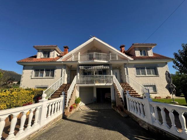 Casa pareada en venta en San Felices de Buelna. Chalet Pareado con 700 m de Jardín en San Felices de Buelna Luz, espacio y vistas al valle en un entorno tranquilo. Casas pareadas San Felices de.