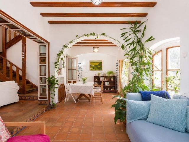 Casa pareada en venta en San Lorenzo de El Escorial, Abantos Carmelitas. DOS PAREADOS CON UN ENCANTO ÚNICO EN MONTE ABANTOS. Casas pareadas San Lorenzo de El.