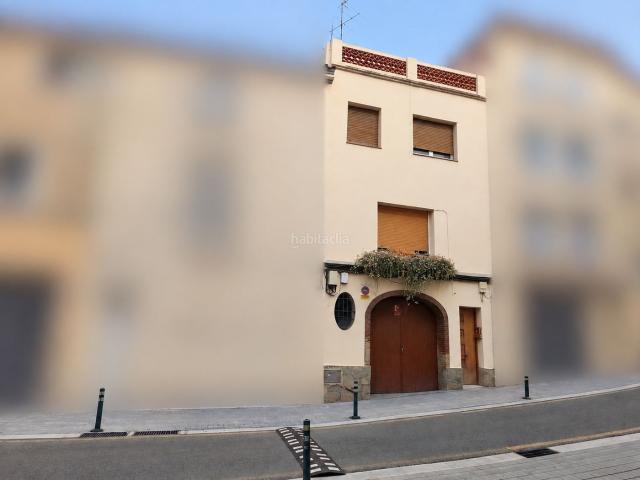 Casa pareada en venta en Sant Andreu de la Barca. Casa Adosada por reformar a 5 min de la estación. Casas pareadas Sant Andreu de la.