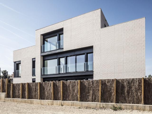 Casa pareada en venta en Sant Cugat del Vallès, Mira sol. *Exclusiva casa de diseño en Mirasol Sant Cugat del Vallès*. Casas pareadas Sant Cugat del.