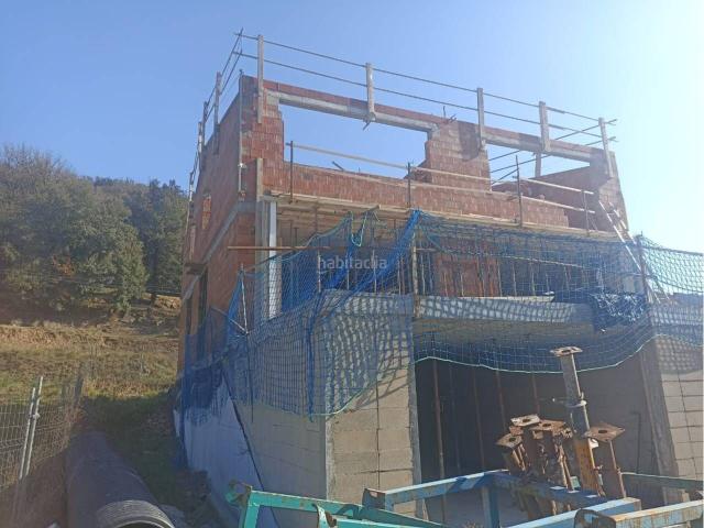 Casa pareada en venta en Sant Feliu de Pallerols. SANT FELIU de PALLEROLS 2 CASAS DE OBRA NUEVA. Casas pareadas Sant Feliu de.