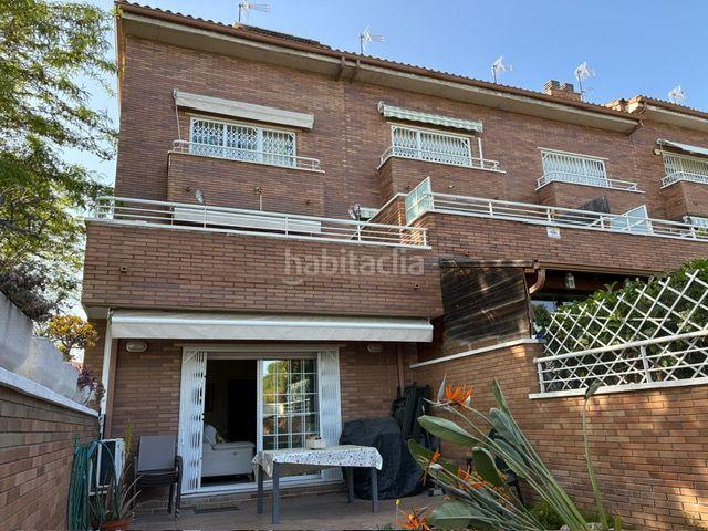 Casa pareada en venta en Sant Joan Despí, Torreblanca. Casas pareadas Sant Joan.