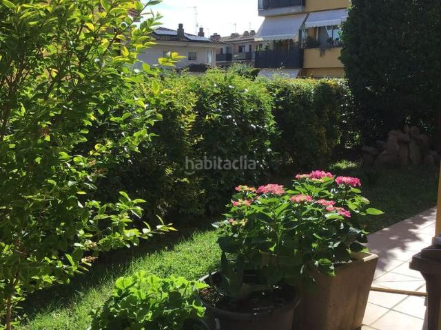 Casa pareada en venta en Santa Coloma de Farners. EN VENDA CASA APARELLADA! 4 HABITACIONS 3 BANYS, GRAN PISCINA COMUNITARIA. Casas pareadas Santa Coloma de.