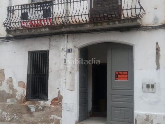 Casa pareada en venta en Santa Coloma de Farners. Increíble casa para reformar íntegramente. Casas pareadas Santa Coloma de.