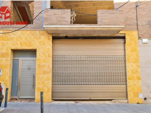 Casa pareada en venta en Santa Bàrbara. Casa pareada en venta en Santa Bàrbara. Casas pareadas Santa.