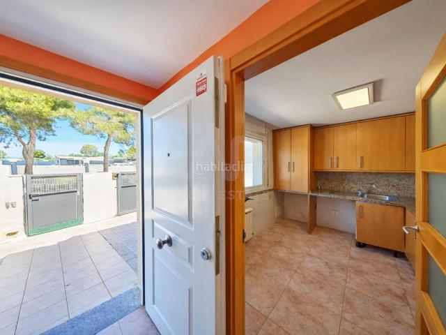 Casa pareada en venta en Santa Oliva. Casas pareadas Santa.