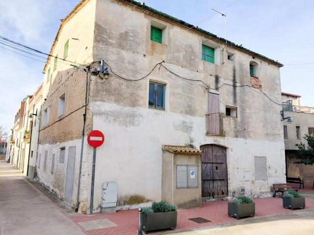 Casa pareada en venta en Santa Llogaia d´Àlguema. Casa con gran potencial en el centro de Santa Llogaia. Casas pareadas Santa Llogaia.