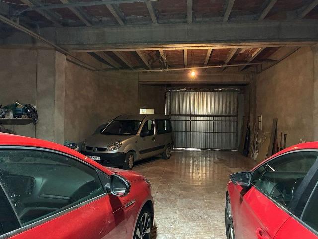 Casa pareada en venta en calle Sant Jordi, Santa Margarida de Montbui, de 255 m² 4 habitaciones por 310.000