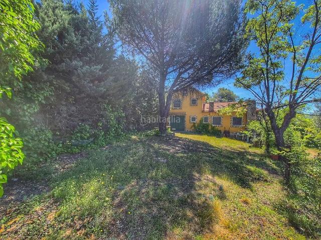 Casa pareada en venta en Santa María de la Alameda. Casas pareadas Santa María de la.