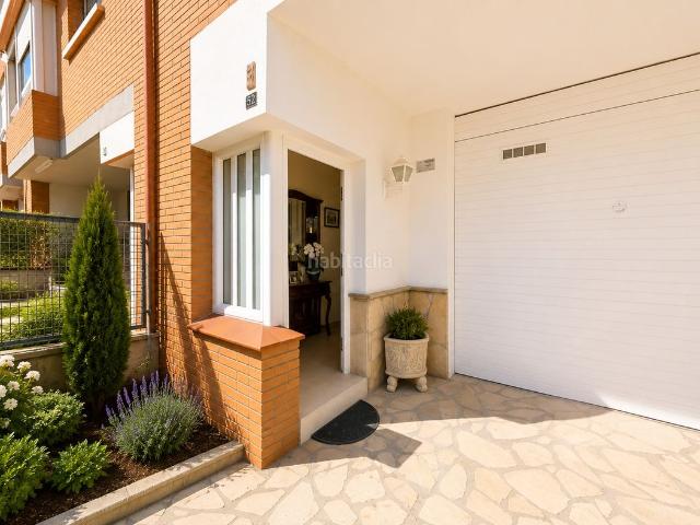 Casa pareada en venta en Santa Perpètua de Mogoda. Casa adosada en Terrablanca. Casas pareadas Santa Perpètua de.