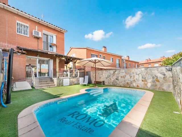 Casa pareada en venta en Santa Perpètua de Mogoda. Isla y Agua. Casas pareadas Santa Perpètua de.
