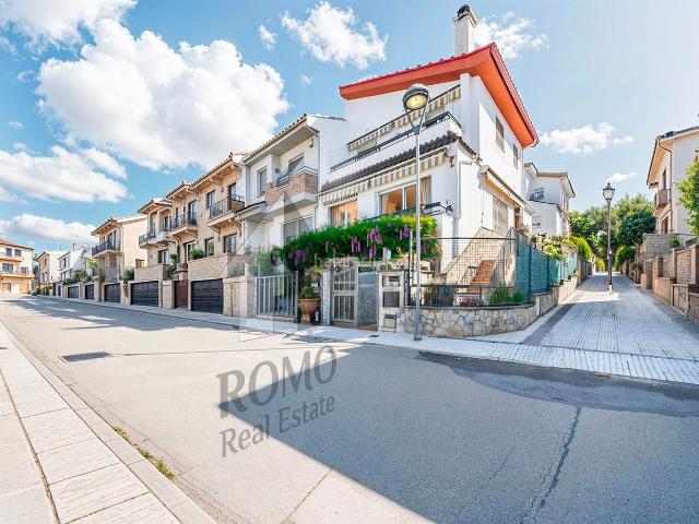 Casa pareada en venta en Santa Perpètua de Mogoda. TerraNaranja. Casas pareadas Santa Perpètua de.