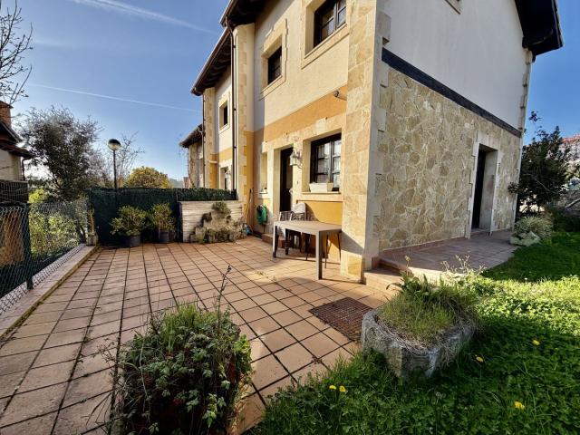 Casa pareada en venta en Santillana del Mar. CHALET PAREADO EN SANTILLANA DEL MAR. Casas pareadas Santillana del.