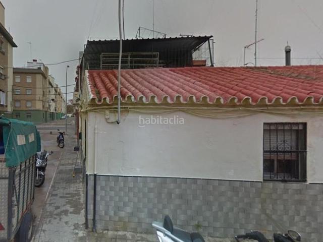 Casa pareada en venta en Sevilla, Amate. VENTA DE CASA EN LA ZONA PARQUE AMATE SEVILLA. Casas pareadas.