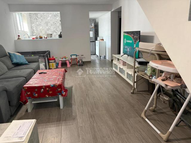 Casa pareada en venta en Sevilla, Sta. Aurelia Cantábrico Atlàntico La Romería. Casa en venta en Sevilla. Casas pareadas.