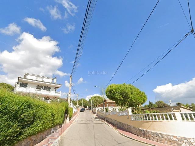 Casa pareada en venta en Subirats. Chalet adosado en venta en calle Can Xicarro. Casas pareadas.
