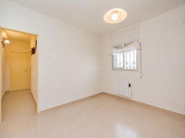 Casa pareada en venta en Pozuelo de Alarcón, Norte. Chalet pareado en venta en Calle de Albarracín. Casas pareadas Pozuelo de.