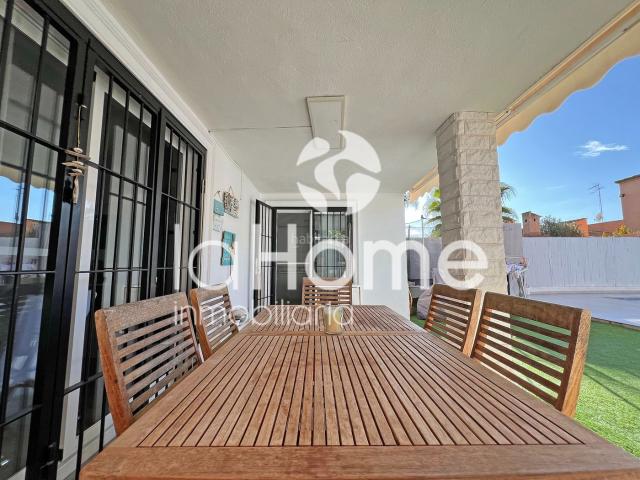 Casa pareada en venta en Pobla de Vallbona la, La Conarda. UNA VIVIENDA EXCLUSIVA DONDE CONFORT, DISEÑO Y ENTORNO SE FUSIONAN. Casas pareadas Pobla de Vallbona.