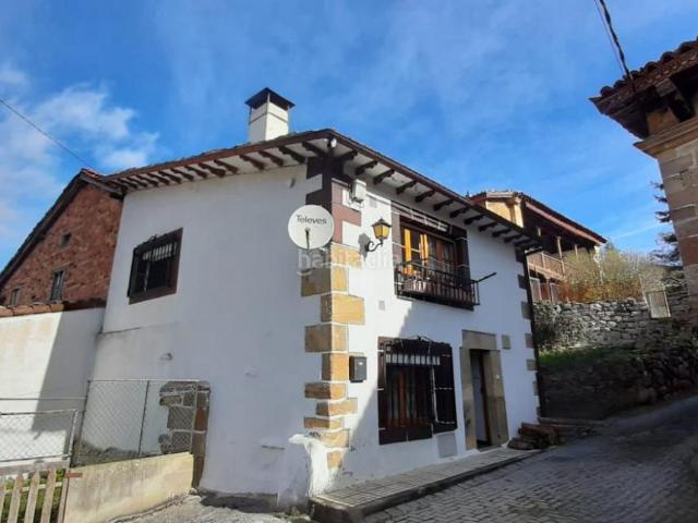 Casa pareada en venta en Polaciones. CASA COMPLETAMENTE REFORMADA EN POLACIONES. Casas pareadas.