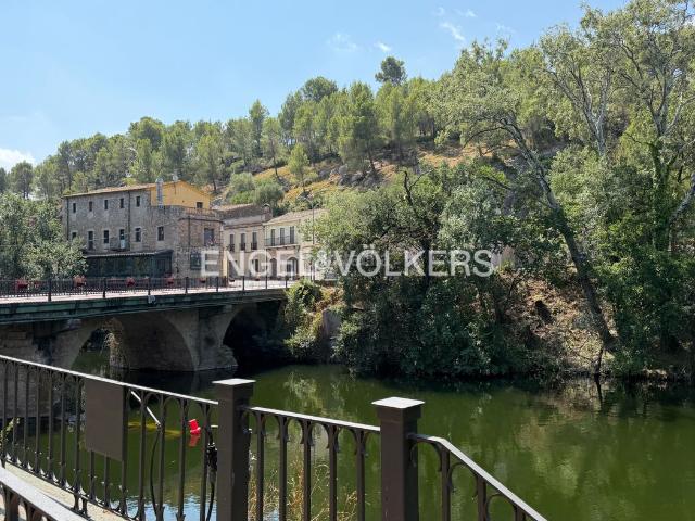 Casa pareada en venta en Pont de Molins. Propiedad para reformar en Pont de Molins con vistas al río Muga EXCLUSIVA. Casas pareadas Pont de.