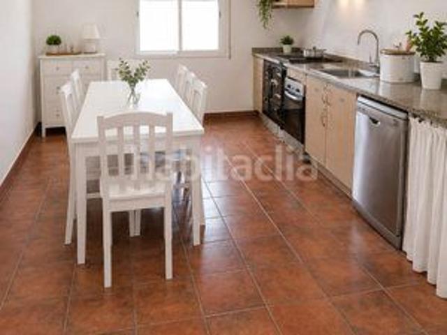 Casa pareada en venta en Ponteareas. Casa en estado de reforma a 3 km de Ponteareas. Casas pareadas.