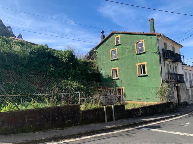 Casa pareada en venta en Pontedeume. Casa en venta en Pontedeume para reformar, con jardín privado. Casas pareadas.