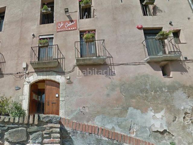 Casa pareada en venta en Porrera. Chalet adosado en venta en calle Secares. Casas pareadas.