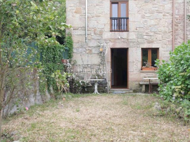 Casa pareada en venta en Padrón. SE VENDE CASA RUSTICA EN IRIA FLAVIA, PADRON, LA CORUÑA. Casas pareadas.