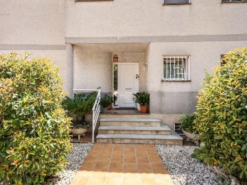 Casa pareada en venta en Parets del Vallès. Casa 4 habitaciones en el Eixample de Parets. Casas pareadas Parets del.