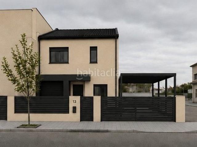Casa pareada en venta en Parla, Fuentebella San Fermín El Leguario. Vivienda Pareada de 2 plantas 135 m2 Construidos VPPL. Casas pareadas.