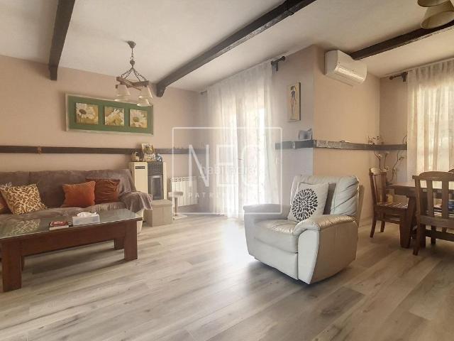 Casa pareada en venta en Parla, Fuentebella San Fermín El Leguario. PAREADO EN CALLE ERNESTO SABATO, PARLA. Casas pareadas.