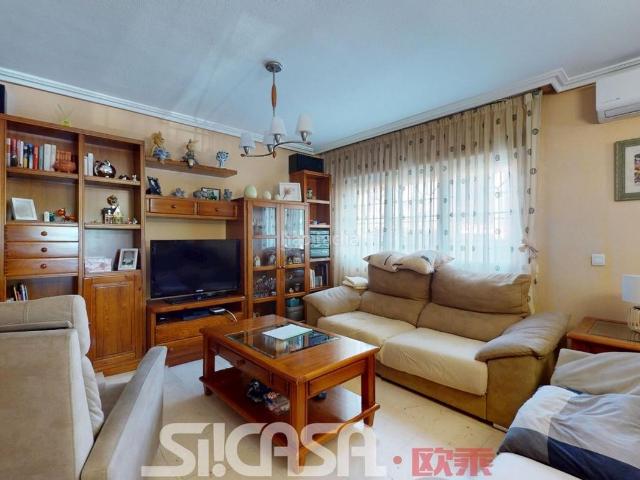 Casa pareada en venta en Parla, Pintores Ferial. Casas pareadas.
