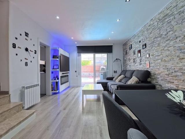 Casa pareada en venta en pasaje Anxeneta, Cubelles, de 112 m² 4 habitaciones por 375.000